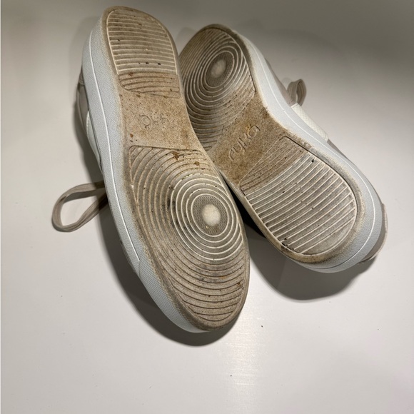Women’s Rykä Beige and White Casual Sneakers - Picture 5 of 5